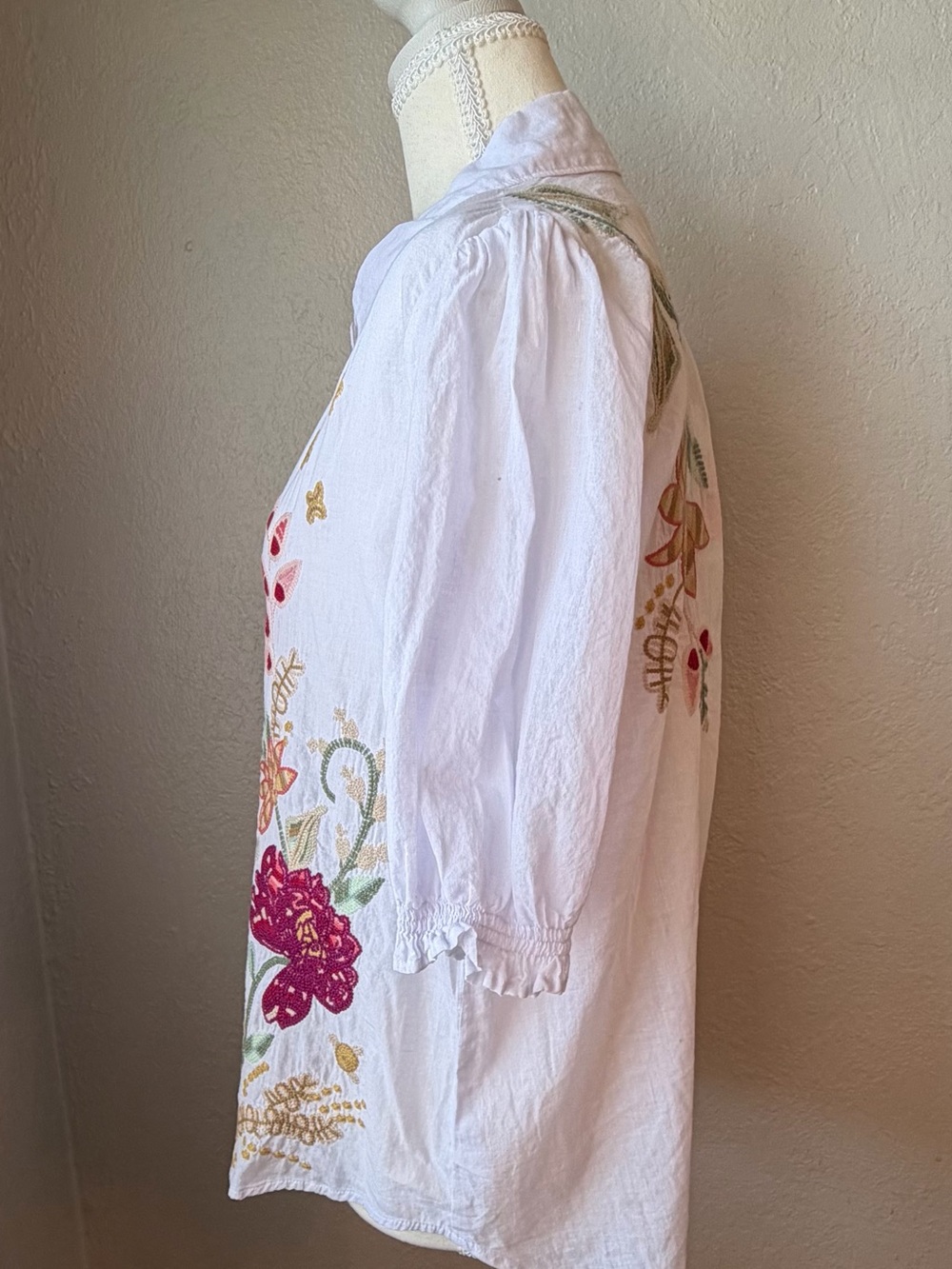 Johnny Was White Button-Up Blouse with Multicolor Floral Embroidery Size Small - Picture 4 of 15